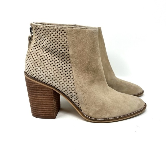 Steve Madden Women's Tan Replay Perforated Suede Heeled Ankle Booties Size 9.5 M - Picture 5 of 10